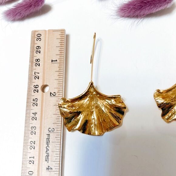 Ginkgo dangle earrings in gold #201 - Picture 4 of 5